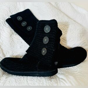 UGG 7 Black Knit Sweater 3 button Lightly used.  Great condition!